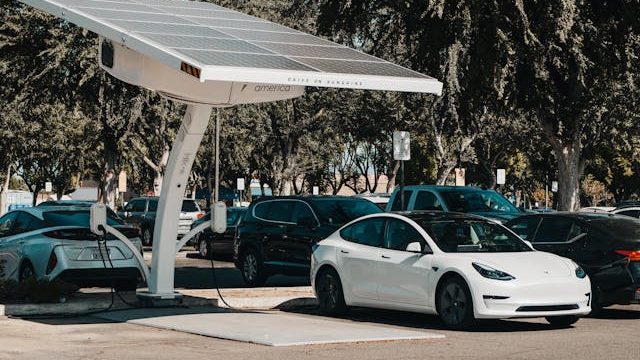 Les bornes de recharge électrique adaptées aux PMR